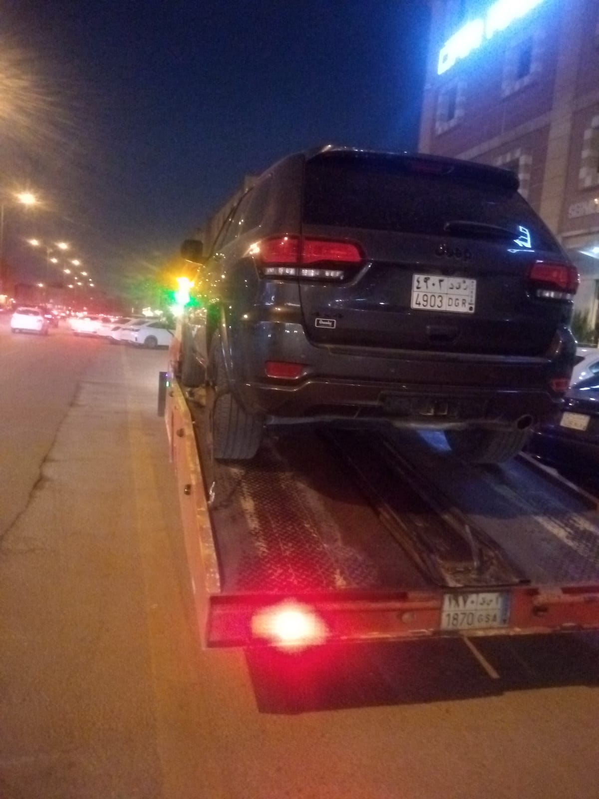 سطحة الرياض لسحب السيارات المعطلة